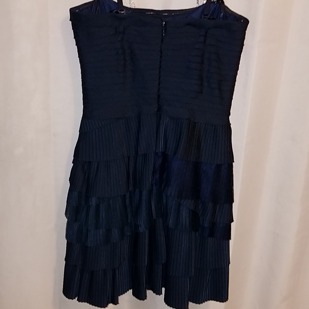 BCBG Maxazria dress 💖 - Picture 3 of 4